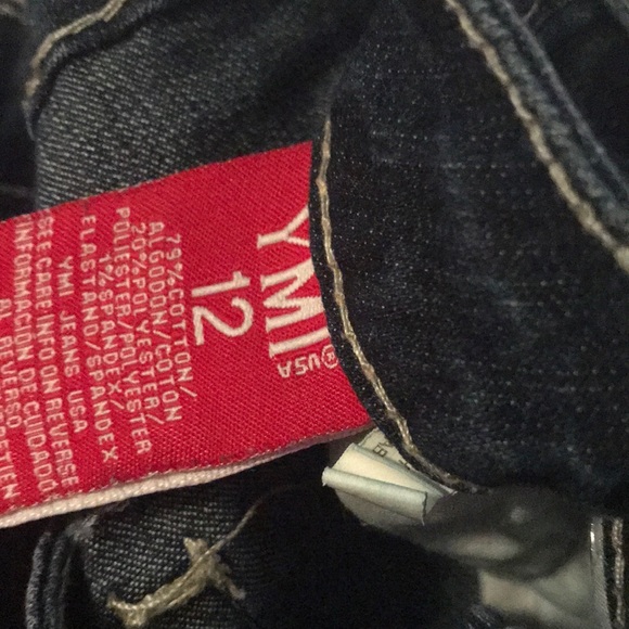 Shorts - Picture 2 of 3